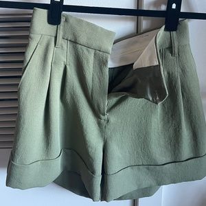 Aritzia Wilfred Pleated Linen Shorts